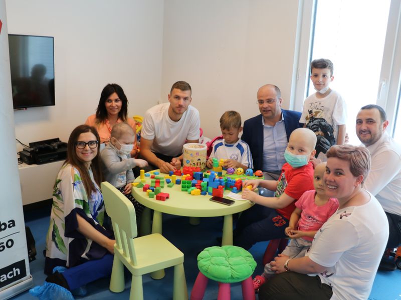 Friends of the Parents' House - Telemach Foundation and Edin Džeko