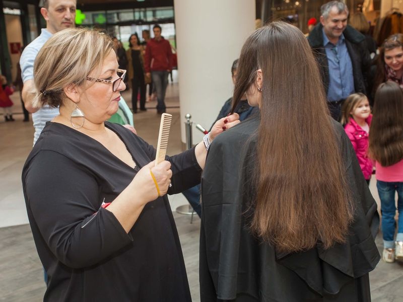 Hair cutting and donation event in Tuzla 9